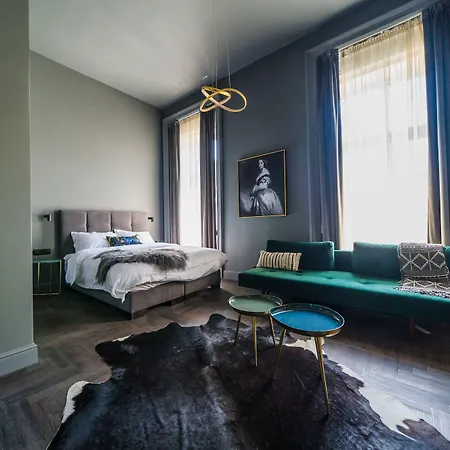 Leo Boutique - Adults Only