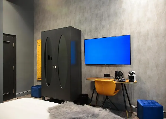 Leo Boutique - Adults Only