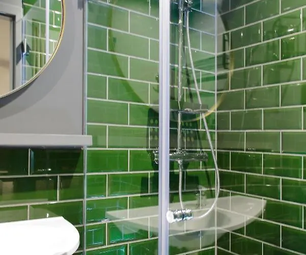 Leo Boutique - Adults Only