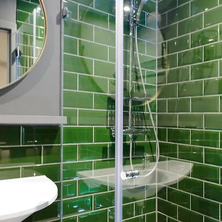 Leo Boutique - Adults Only